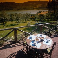 farmholidays-in-tuscany-with-panoramic-garden