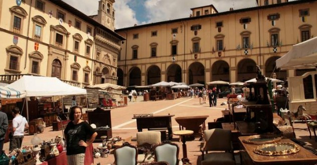 The antique fair Arezzo Italy: Fiera antiquaria in Arezzo